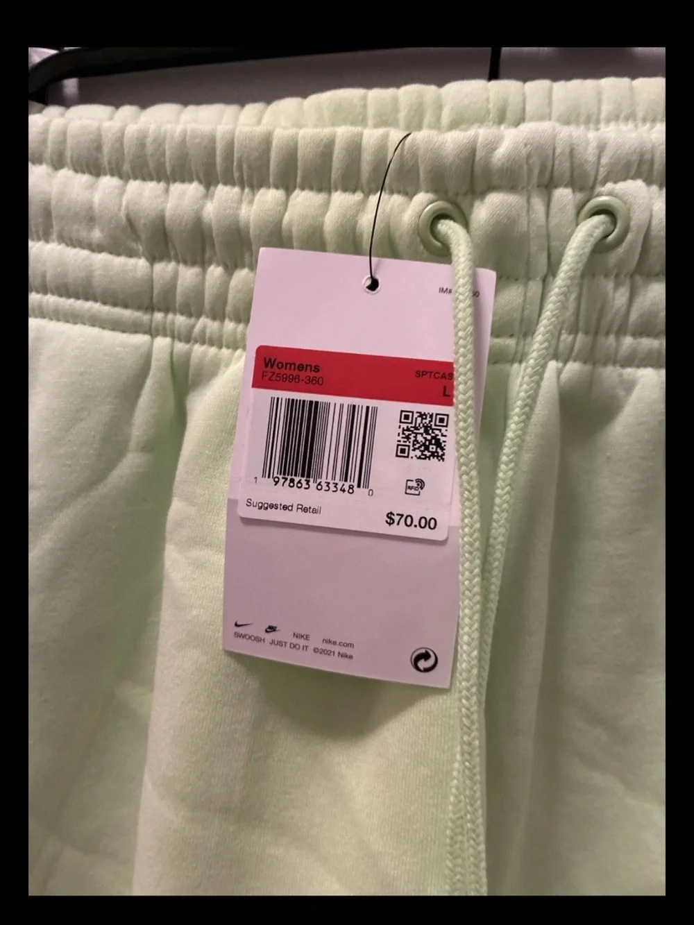 Nike ladies 2 piece jogger set top Sz M/bottom Sz L